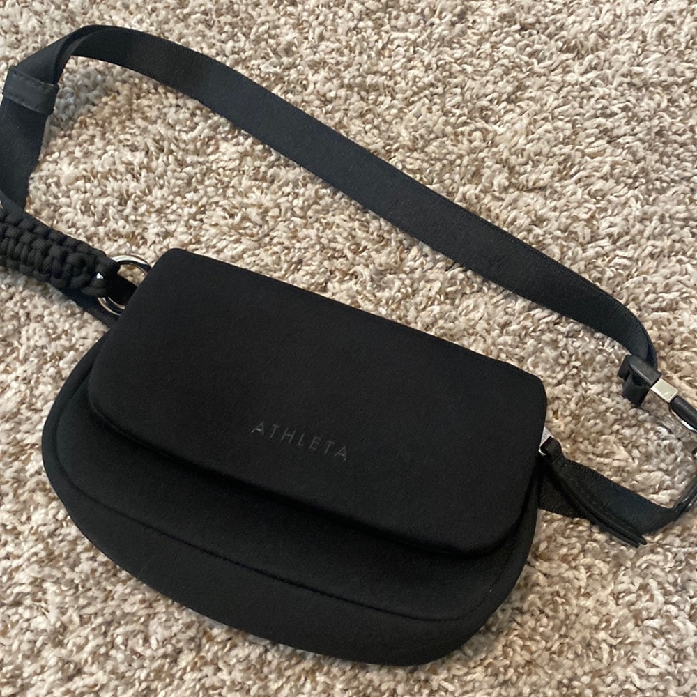 Athleta Revive belt bag